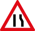 W329: Einseitig verengte Fahrbahn – Verengung rechts