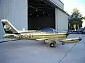 SF-260 in Latina,hinten eine MB.339