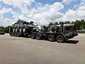 Schwerlasttransporter „Elefant“ mit Fahrschulpanzer „Boxer“