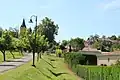 nördlicher Ortseingang mit der Kirche Saint-Jacques