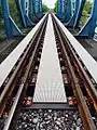 Kunststoff­brücken­balken auf der Eisen­bahn­brücke Pritzerbe
