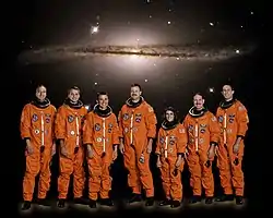 v. l. n. r. Michael Massimino, Richard Linnehan, Duane Carey, Scott Altman, Nancy Currie, John Grunsfeld, James Newman