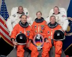 v. l. n. r. vorne sitzend: Mark Polansky, Kenneth Cockrell; hinten stehend: Robert Curbeam, Marsha Ivins, Thomas Jones