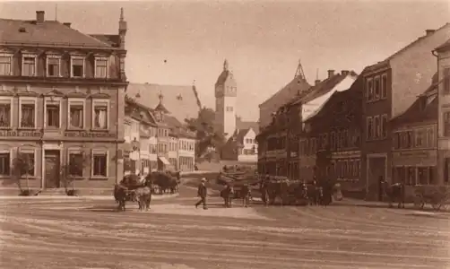 Roßmarkt (früher: „Viehmarkt“).Blick durch die Manggasseauf den Zeughausplatz (früher: „Schweinmarkt“).Nach 1907