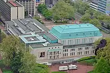 Saalbau von Nordosten