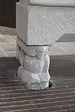 Sockel mit Engel