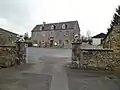 Die vormalige Mairie von Saint-Michel-de-la-Pierre