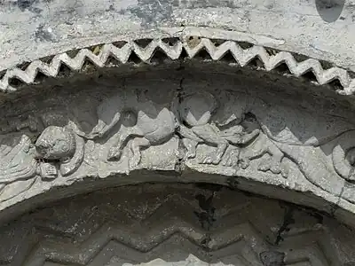Archivolte am Eingangsportal von Saint-Sulpice