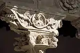 Kapitell des Obergeschosses