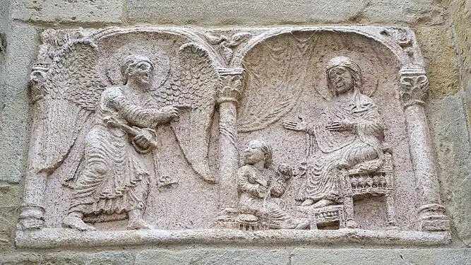 Verkündigung des Herrn, 12. Jahrhundert, Außenfassade des südlichen Querschiffs.