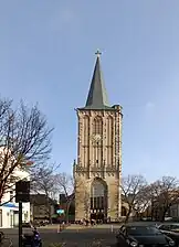 St. Severin (Köln): Turm spätgotisch, Krypta romanisch, sonst diverse Gotik