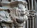 Detail: Bildhauerarbeit außen