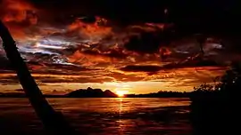Sonnenuntergang, im Hintergrund São Gabriel da Cachoeira