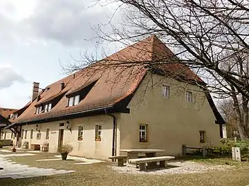 Seitliche Ansicht des Wohnstallhauses