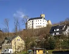 Blick von der Bahnhofsstraße zur Burg