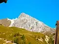 Das Schiahorn im Abendlicht, Ansicht vom Heimeli im Sapün. Gut sichtbar der geologische Aufbau aus Hauptdolomit