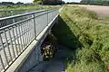 Die Fußgängerbrücke neben der Landesstraße&nbsp;123