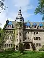 Schloss Dillich, Ostseite mit Treppenturm und Portal