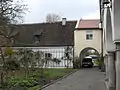 Innenhof mit Toransicht