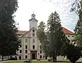 Schloss Hohenburg, Ostfassade mit Uhrturm