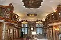Bibliothek, nach dem Vorbild in St. Gallen von Max Reinhardt entworfen