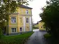 Seitenansicht von Schloss Rufling mit Portikus