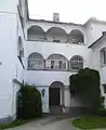 Innenhof mit Arkaden