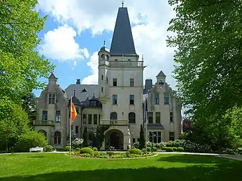 Schloss Tremsbüttel, Eingangsfassade, Mai 2015