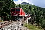 Der Glacier Express war eines der Einsatzgebiete der Ge 4/4I, hier auf dem Schmittentobelviadukt