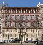 Ein frühes Gebäude von Wagner am Schottenring 23 zitiert die klassischen Formen des Historismus, in diesem Fall der Neo-Renaissance, 1877
