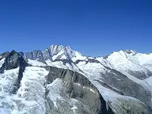 Lauteraarhorn und rechts im Bild der Bärglistock mit Gauligletscher