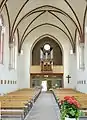 Kirchenraum mit Orgelempore