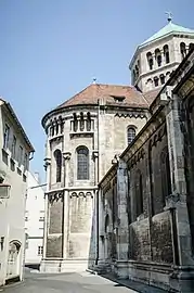 Heilig-Geist-Kirche mit Westapsisund Vierungsturm