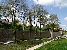 Ringanlage Am Unteren Wall, am ehemaligen Burgenviertel Zürch