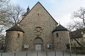 Eingangsportal im Norden