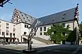 Rathaus der Stadt Schweinfurt: Innenhof mit Skulptur Ohne Titel aus dem Jahr 2002