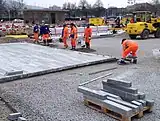 Verlegung des Quarzitbelages, April 2013