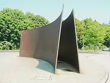 Berlin Curves. Denkmal für die Opfer der Aktion T4. Stahl, 1986