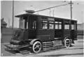1917: ein früher Einstangen-Trolleybus britischer Provenienz in Shanghai