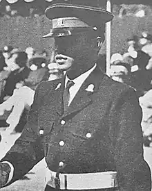 Shari Ahmad als Offiziersanwärter 1966. Schwarz-Weiß-Bild eines Mannes in Uniform.