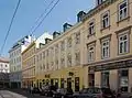Nr. 3 bis 7: Biedermeierhäuser am Anfang der Siebensterngasse