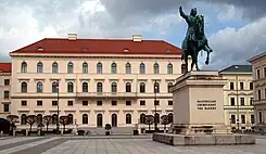 Zentrale der Siemens AG in München im Palais Ludwig Ferdinand am Wittelsbacherplatz („Pink Palace“)