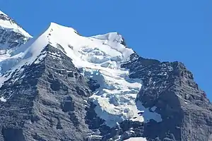 Silberhorngletscher mit Silberhorn 3690 m ü. M. und Goldenhorn 3640 m ü. M.. Links im Hintergrund die Jungfrau 4158 m ü. M.