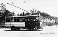 Zweiklassiger und zweifarbig lackierter Oberleitungsbus in Singapur, um 1930