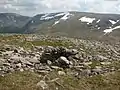 Blick vom Südhang des Sgòr an Lochain Uaine zum Monadh Mòr