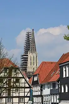 Blick von Am Vreithof auf die Türme Sankt Maria zur Wiese