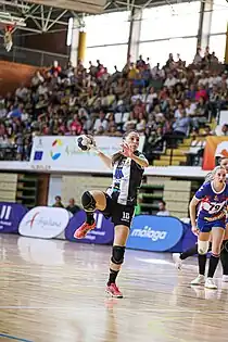 Soledad López in einem Spiel in der EHF European League 2022/2023.