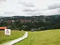 Blick von der Bergstation in die Betonrinne der Bahn
