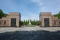 Sowjetisches Ehrenmal und Kriegsgräberstätte in Berlin-Schönholz