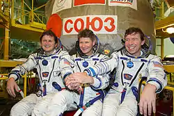 v. l. n. r. Charles Simonyi, Gennadi Padalka, Michael Barratt
